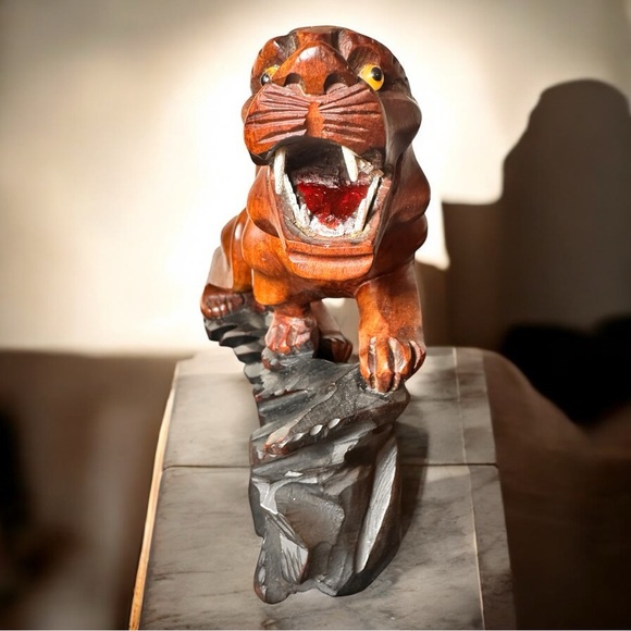 Vintage Solid Wood Roaring Panther on Ledge (VGVC) - Picture 2 of 12